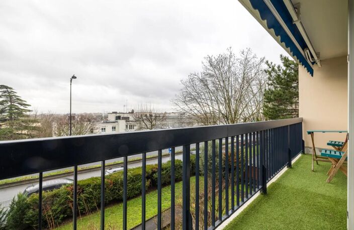 Lumineux T4 refait à neuf à Champigny avec parking en option — photo 4