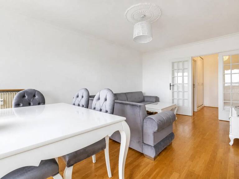 Lumineux T4 refait à neuf à Champigny avec parking en option — photo 1