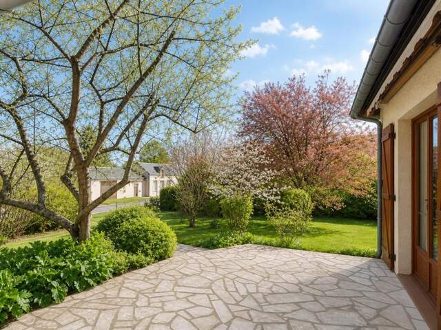Maison spacieuse avec jardin à Le Poislay — photo du bien