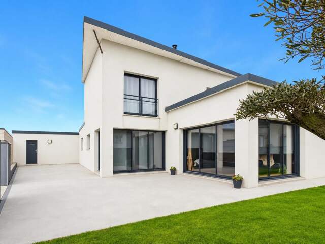 Maison contemporaine avec vue mer à Moguériec — photo du bien