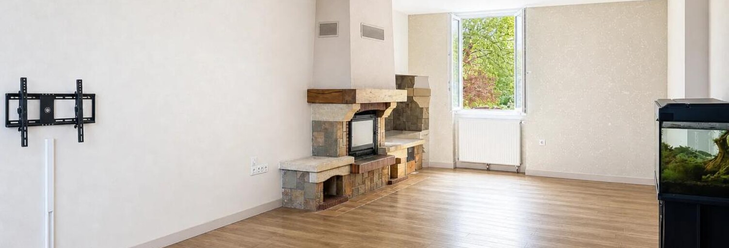 Maison 11 Pièces 219 m² à vendre à Montaignac-sur-Doustre (19300)