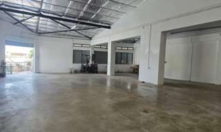 Commerce  286 m² à louer à Saint-Louis (97450)