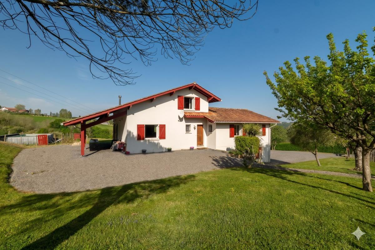 Villa / Maison  T5 à vendre Briscous 64240