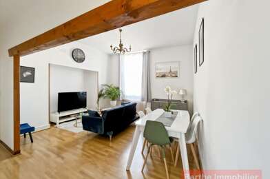 Appartement 4 pièces 720 €