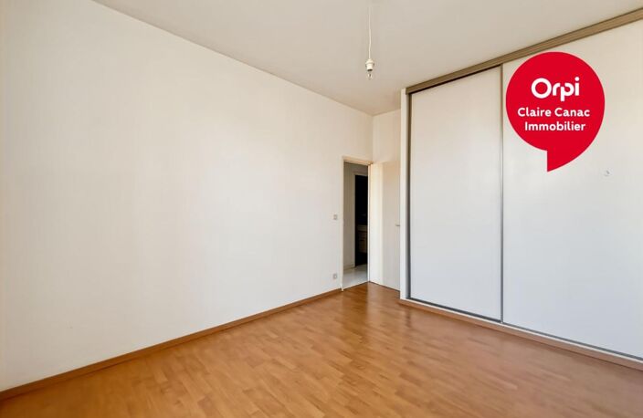 Appartement À Vendre — photo 2