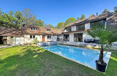 Lamorlaye, Maison- 10 pièces, 289 m² sur terrain de 2814 m², piscine — photo du bien