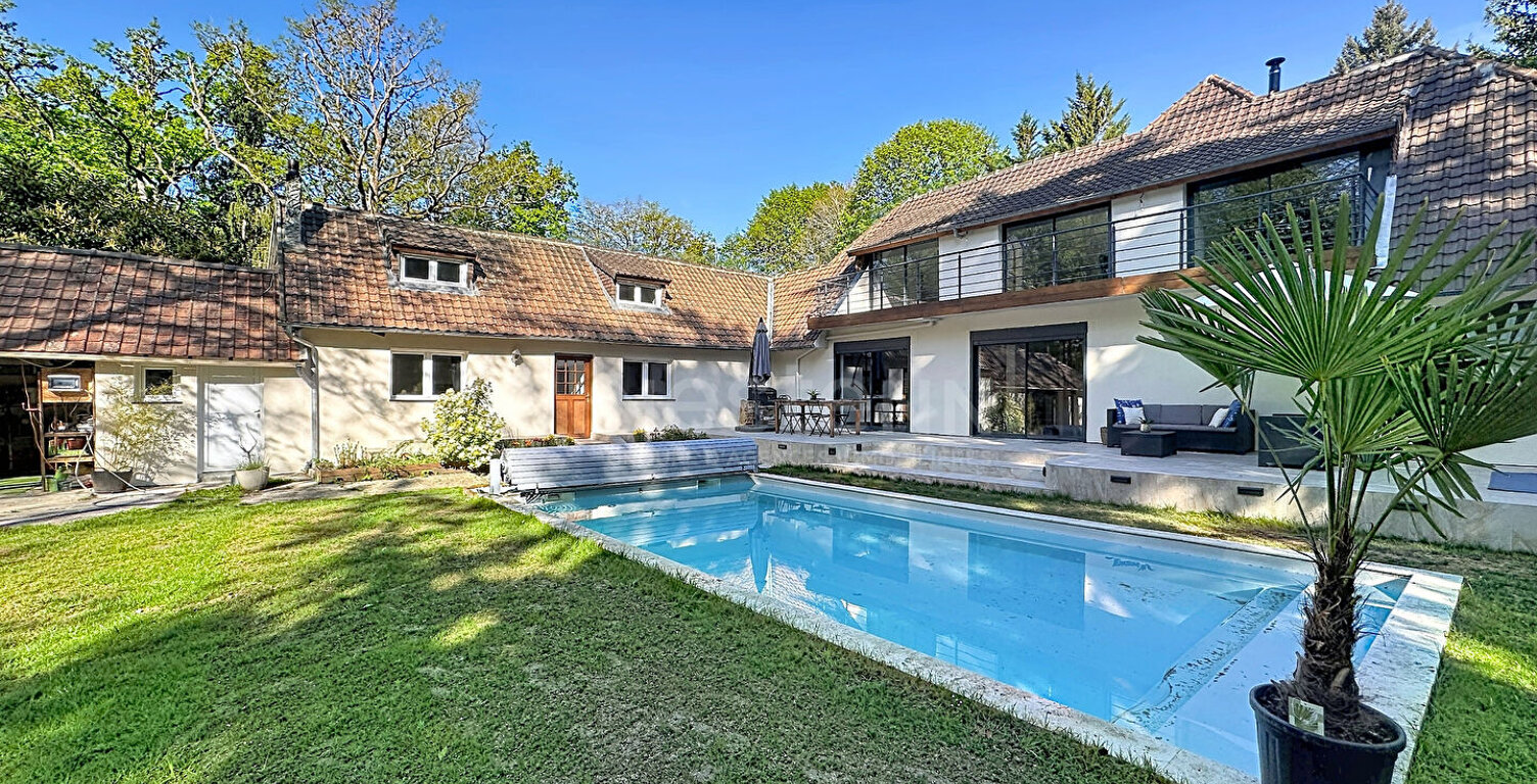 Lamorlaye, Maison- 10 pièces, 289 m² sur terrain de 2814 m², piscine — photo 1