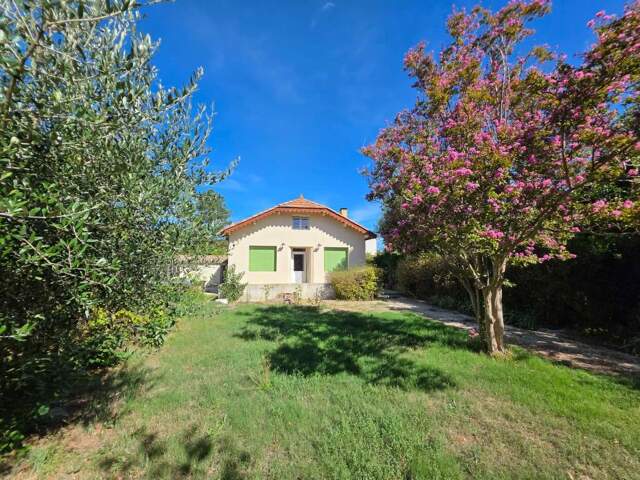 Maison À Vendre Monteux - 2 chambres + bureau - grande parcelle de terrain - dépendance — photo du bien