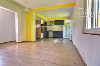 Appartement 3 pièces 825 €