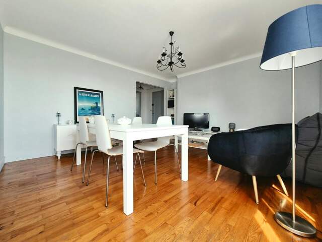 Appartement À Vendre — photo du bien