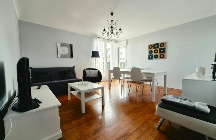 Appartement À Vendre — photo 2