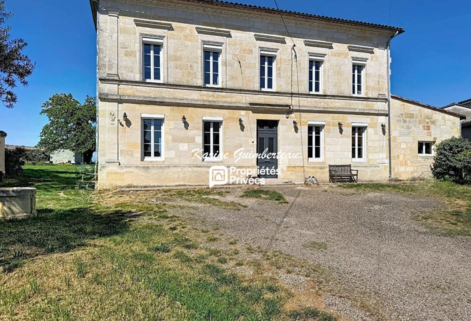 Maison familiale en pierre joliment rénovée avec piscine — photo 1