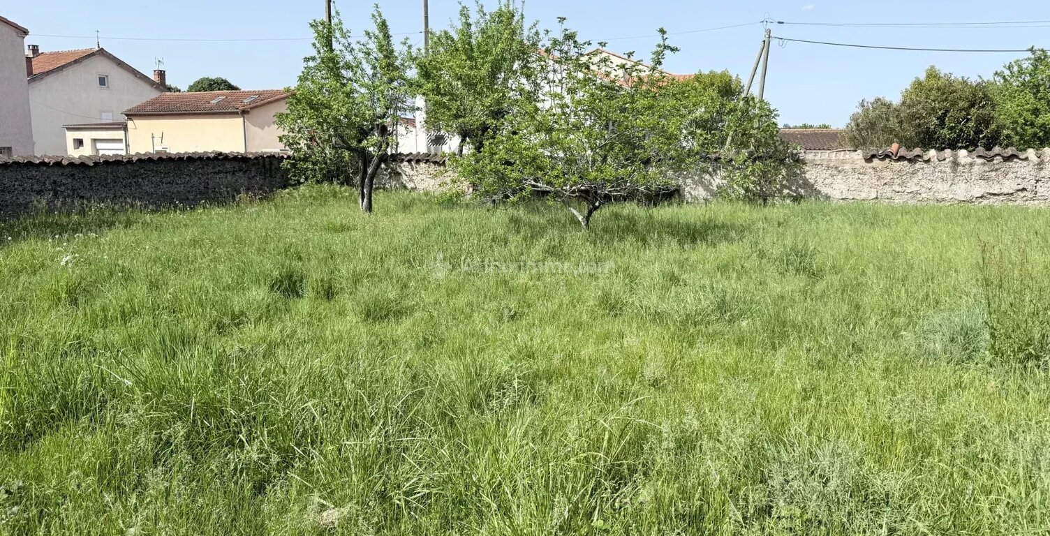 terrain plat avec garage — photo 1