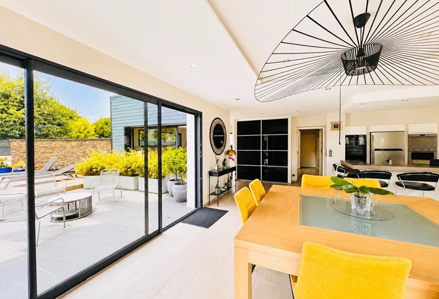 Belle contemporaine avec piscine- 196 m2 - 5 chbres- 4 SDB — photo 1