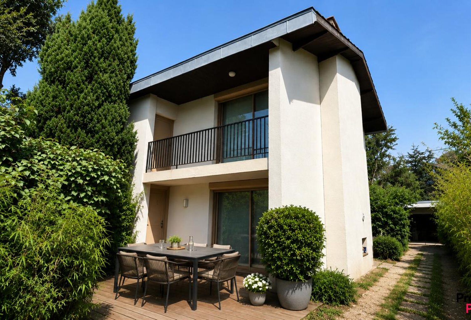 LE BOUSCAT - Maison familiale 4 chambres avec jardin, piscine chauffée et garage — photo 1