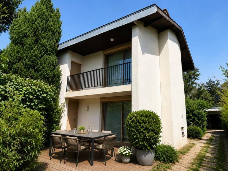 LE BOUSCAT - Maison familiale 4 chambres avec jardin, piscine chauffée et garage — photo 1