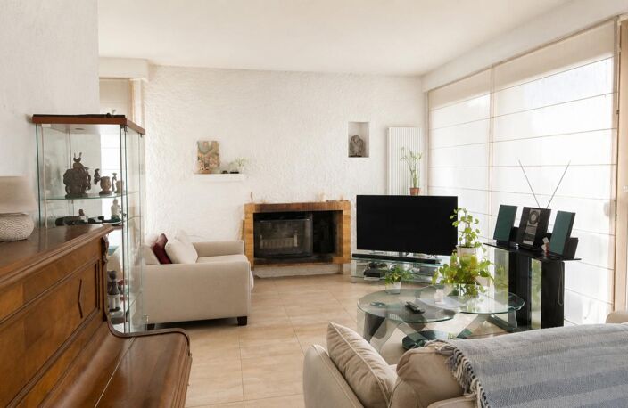 LE BOUSCAT - Maison familiale 4 chambres avec jardin, piscine chauffée et garage — photo 3