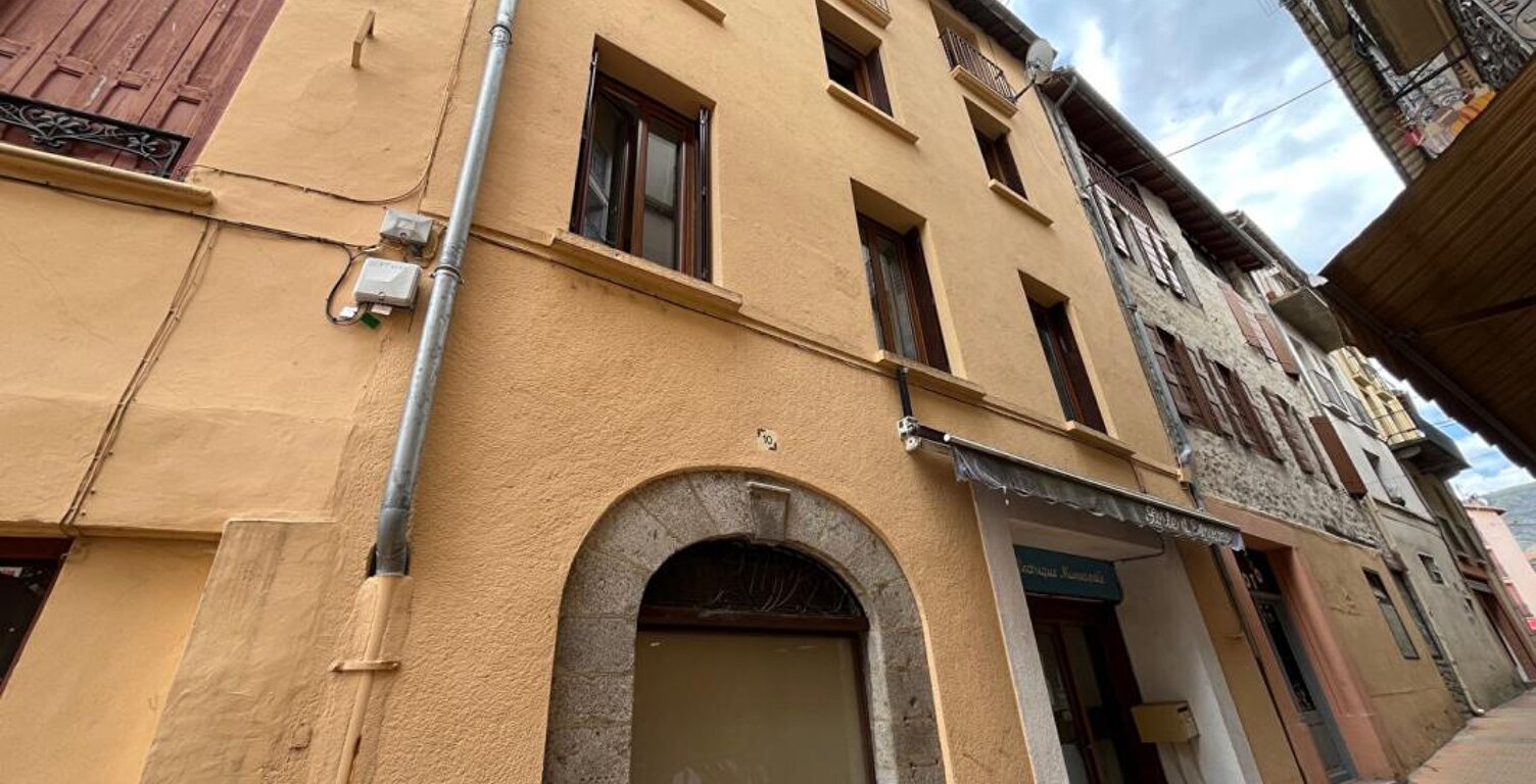 Maison de ville 13 pièces de 190 m2 dans le centre de Prats De Mollo La Preste — photo 1