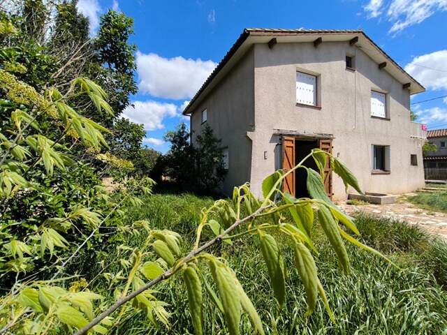 Lézignan Corbières maison  familiale 4 faces /  900 m² — photo du bien