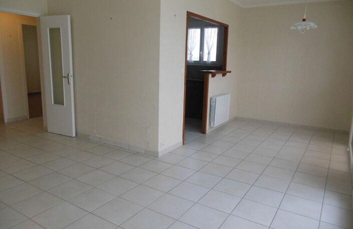 Marché central - 2 pièces 50 m2 - Balcon, Cave, Parking et Ascenseur — photo 3