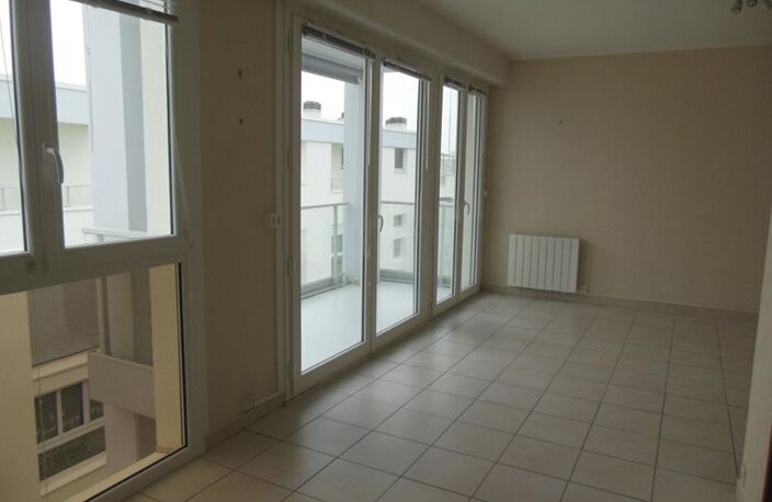 Marché central - 2 pièces 50 m2 - Balcon, Cave, Parking et Ascenseur — photo 4