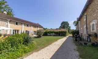 Maison 10 Pièces 250 m² à vendre à Bassillac (24330)