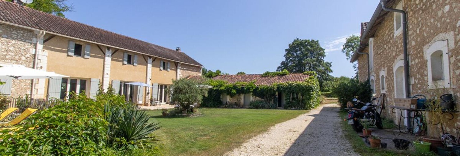 Maison 10 Pièces 250 m² à vendre à Bassillac (24330)