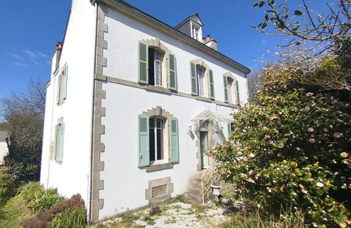 Maison de maître centre bourg avec terrains constructibles — photo 2