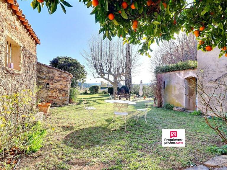 Mas Provençal  83330 - sur parcelle de  13 020 m2  avec vignes et Oliveraie — photo 1