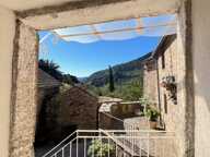 Maison en pierre, terrains non-attenant — photo 2