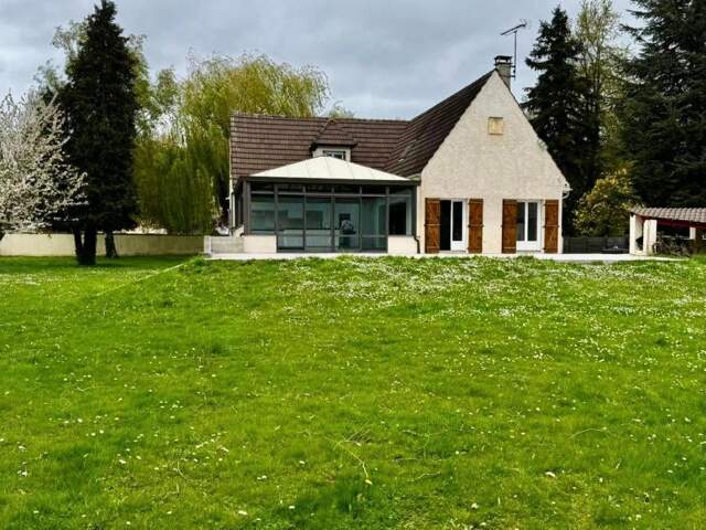 Propriété d'exception  221 m² de luminosité sur  presque 3 000 m² de terrain — photo du bien