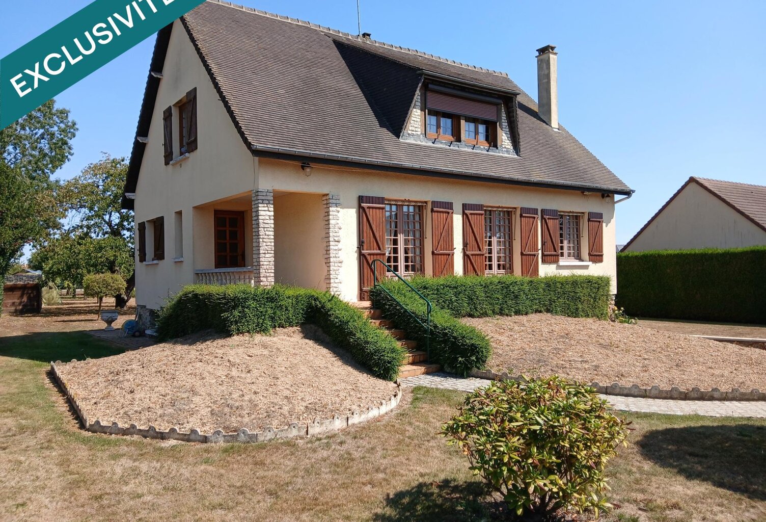 Dans le village de ferrières haut clocher, belle maison traditionnelle sur sous sol avec piscine — photo 1