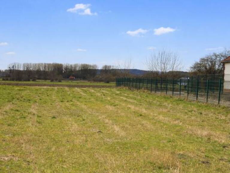 Terrain constructible de 1087m² à NOYON — photo 1