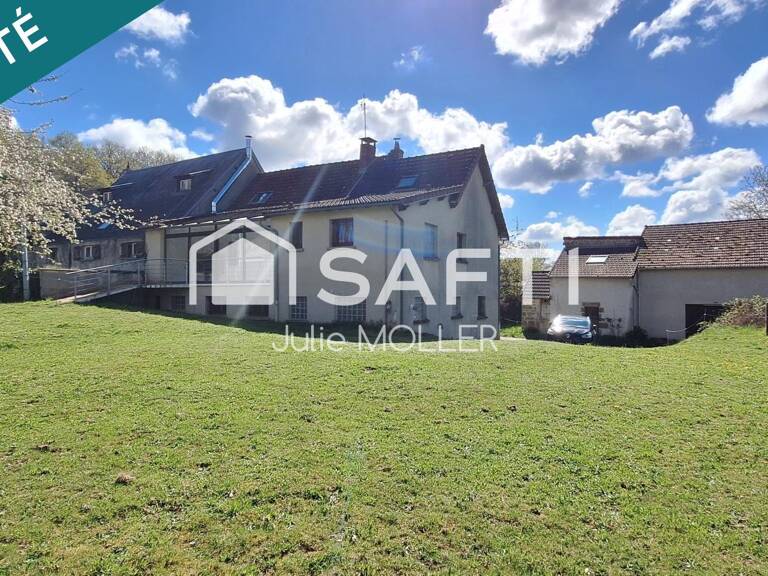 11 pièces, écuries et 1,4 ha : beau potentiel — photo 1