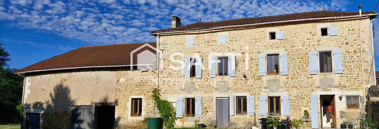 Maison 9 Pièces 250 m² à vendre à Terres-de-Haute-Charente (16270)
