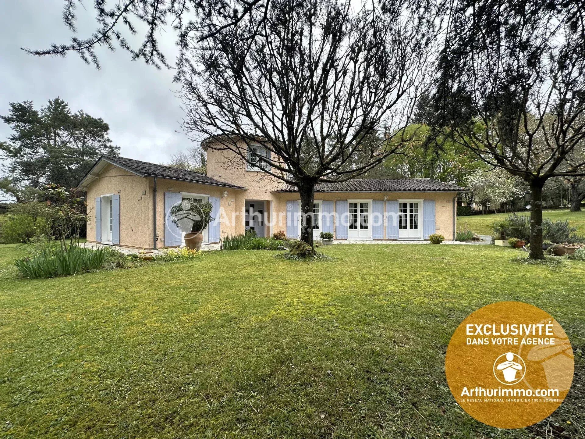 Maison 5 pièces 140 m² · à Saint-Astier · 140 m² · 254 000 €