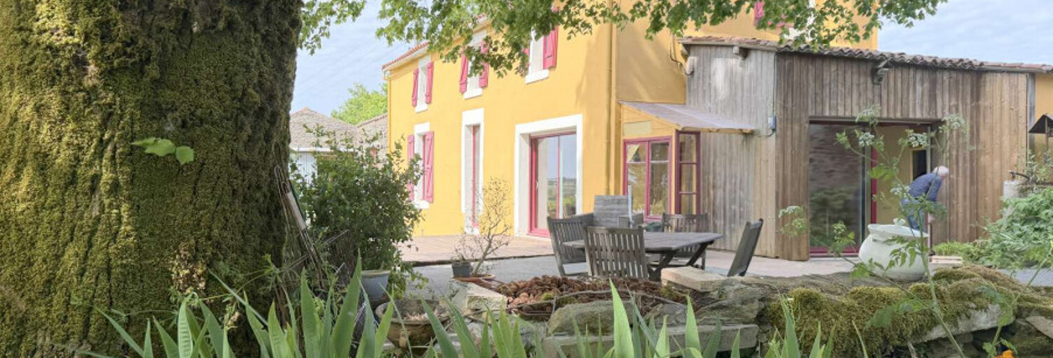 Maison 8 Pièces 214 m² à vendre à Terval (85120)