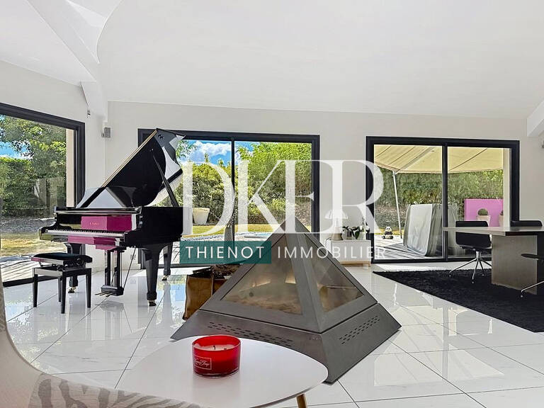 PROPRIÉTÉ DE PRESTIGE AVEC CONFORT DE PLAIN PIED DE 500 M2 S — photo 1