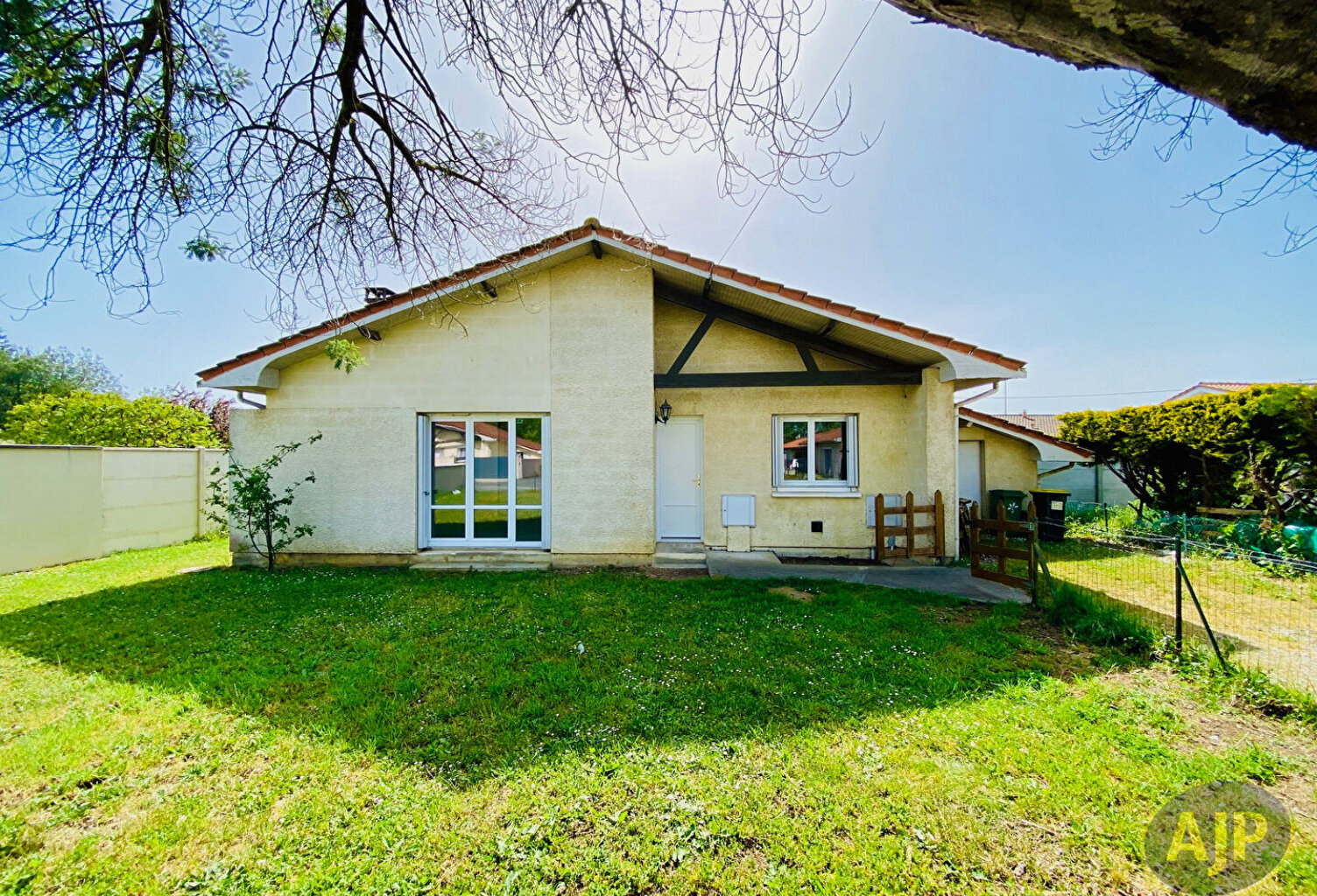 Maison Lesparre Medoc 3 pièce(s) 82.09 m2 — photo 1