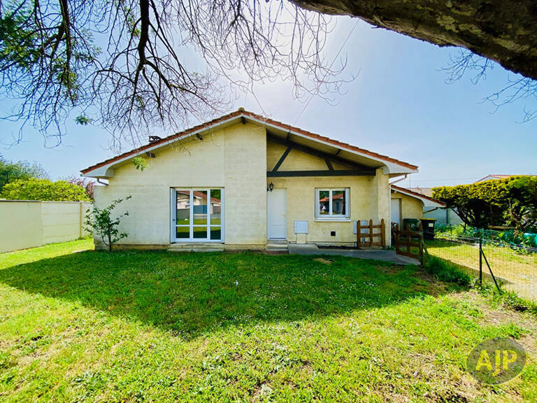 Maison Lesparre Medoc 3 pièce(s) 82.09 m2 — photo 1