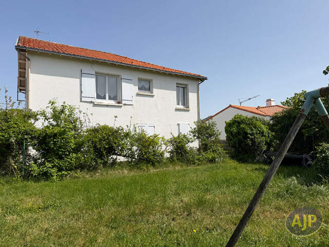 LES SABLES - CENTRE VILLE — photo du bien