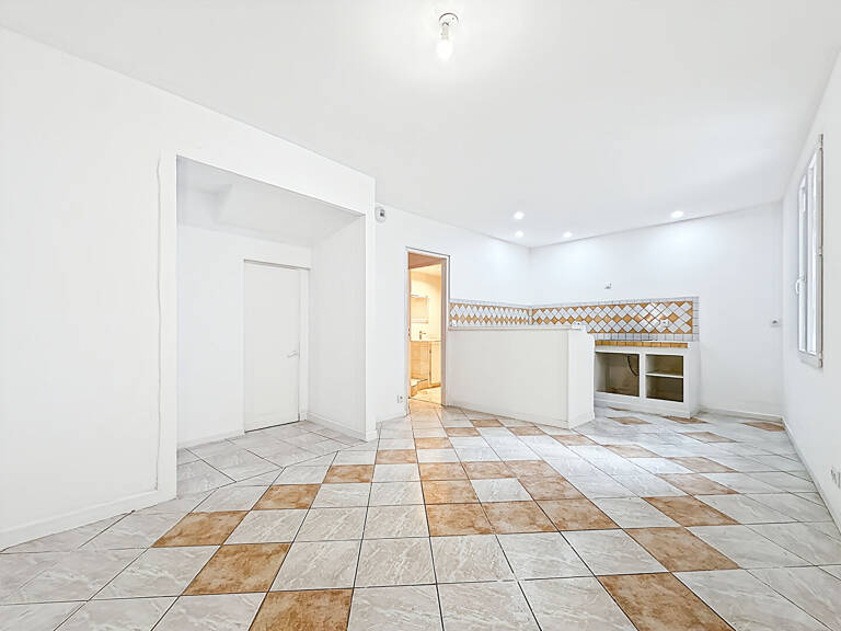 À vendre : Appartement 2 pièces entièrement rénové, au coeur d'Aubagne 13400 — photo 1