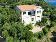 A VENDRE VILLA 'BEAUMONT' 4 CHAMBRES 2 APPARTEMENTS PISCINE PARKINGS AUX ISSAMBRES — photo 4