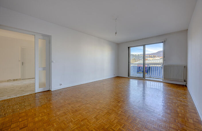 Appartement 4 pièces à vendre - Centre-ville de Chambéry — photo 3