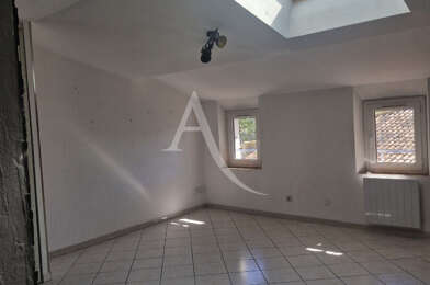 Appartement 3 pièces 885 €