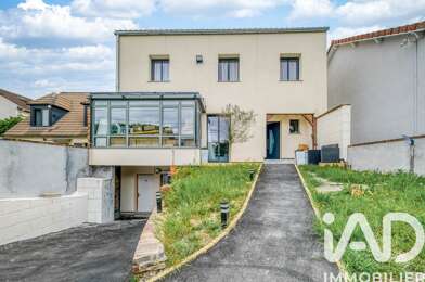 Maison 10 pièces 897000 €