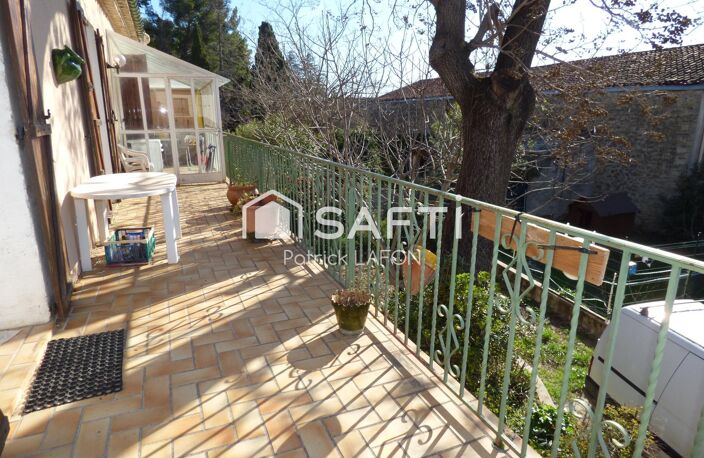 Une maison, un appartement, deux garages et un jardin. — photo 2