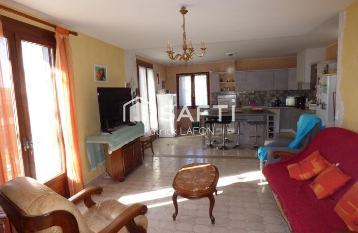 Une maison, un appartement, deux garages et un jardin. — photo 3