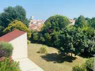 BARRIERE DU MEDOC / T3 TRAVERSANT 85m2 LUMINEUX RENOVE, BELLES PRESTATIONS / RESIDENCE VERDOYANTE / CAVE ET PARKING EN SOUS SOL ! — photo 2