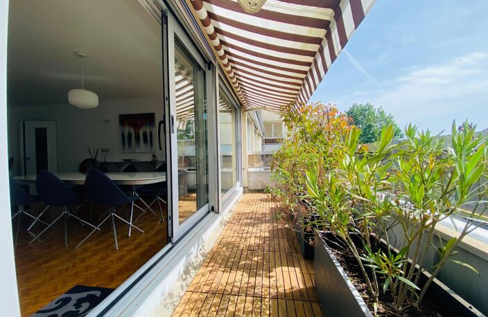 BARRIERE DU MEDOC / T3 TRAVERSANT 85m2 LUMINEUX RENOVE, BELLES PRESTATIONS / RESIDENCE VERDOYANTE / CAVE ET PARKING EN SOUS SOL ! — photo 3